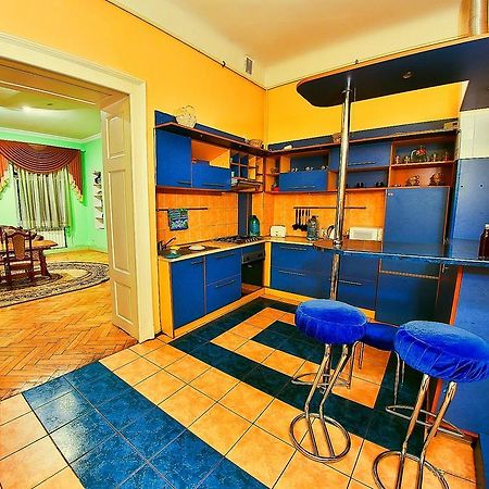 Apartments On Valova 25 Lviv Kültér fotó