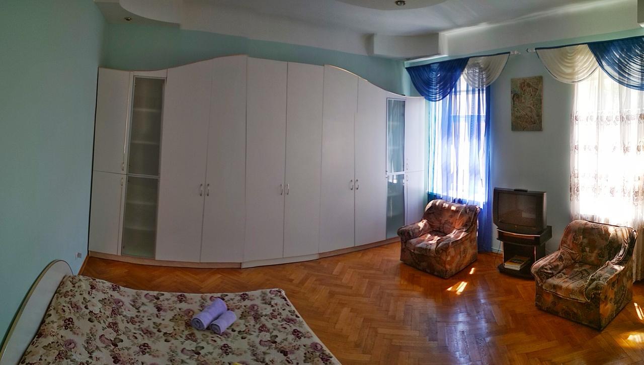 Apartments On Valova 25 Lviv Kültér fotó